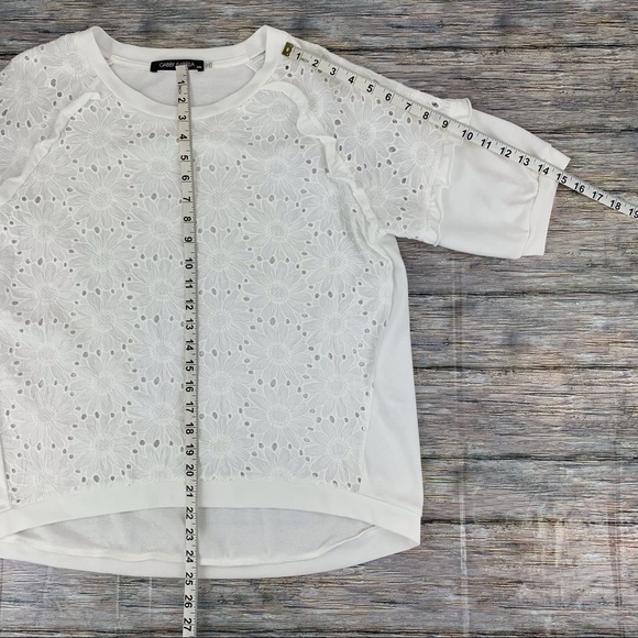 Gabby Isabella White Short Sleeve Eyelet Lace Front Top, Small/Medium - Picture 14 of 16